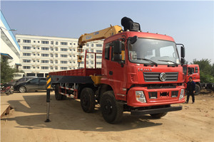 東風(fēng)專用底盤(pán)隨車吊小三軸圖片