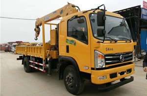 東風(fēng)特商隨車起重運(yùn)輸車報(bào)價(jià)圖片