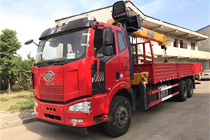 后八輪(后雙橋)解放隨車吊廠家報價圖片