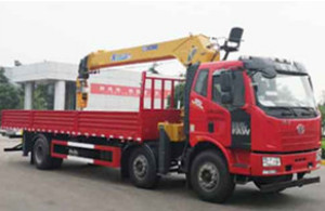 國六小三軸前四后四解放隨車吊圖片