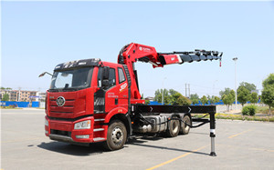 解放J6牽引頭隨車吊圖片