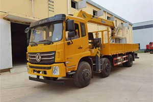 D3L專用底盤(pán)小三軸隨車吊價(jià)格圖片圖片